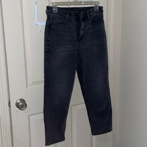 American Eagle stretch mom jean, size 6 EXTRA SHORT